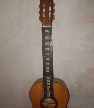 Guitarra antigua