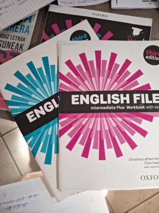English File Intermediate Plus