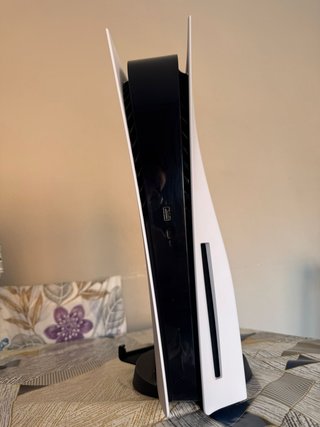 Consola PS5 + 2 Juegos