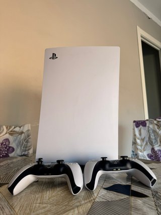 Consola PS5 + 2 Juegos