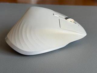 Logitech MX Master 3S For Mac + Caja + Bolt