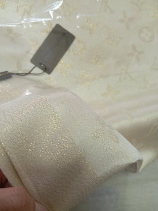Sciarpa Louis Vuitton Beige/Oro molto leggera