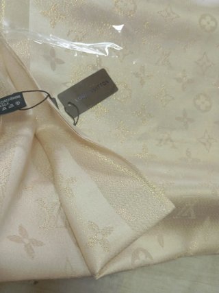 Sciarpa Louis Vuitton Beige/Oro molto leggera