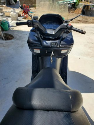 Suzuki Burgman 400 gris Plata - Maxi Scooter Moto