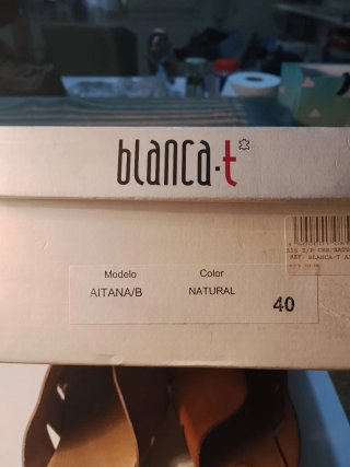 Zuecos de piel natural