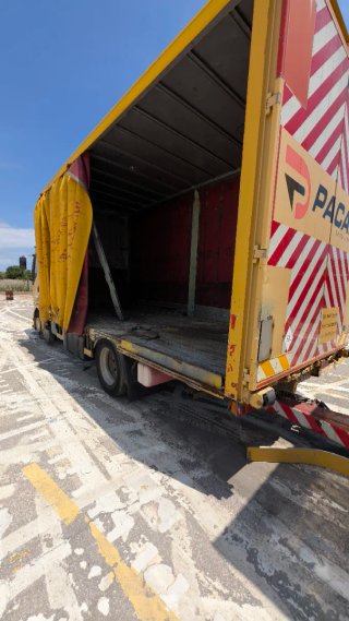 Camión Renault Midlum