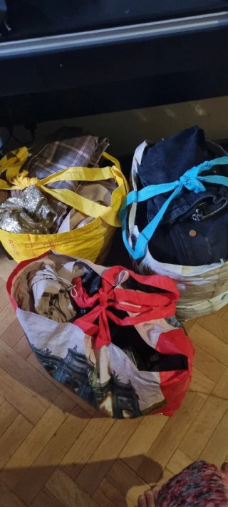 Bolsas de ropa variada