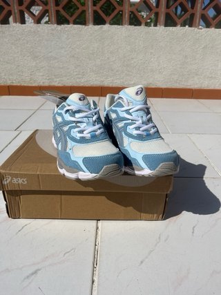 Asics Gel NYC Azul y Blanco