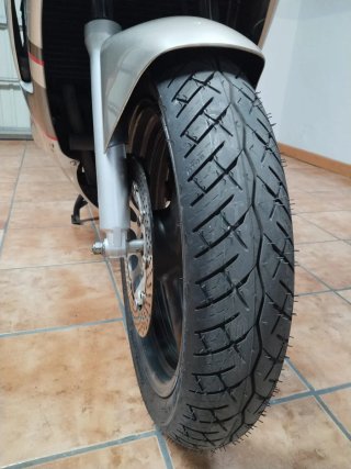 Suzuki GSX750F Plata y Rojo