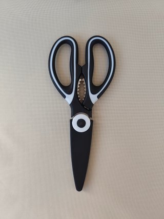 Tijeras de cocina multifunción con funda – Nueva