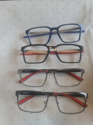 Gafas Ferrari FZ7002 111 56-18 145. Tengo varias