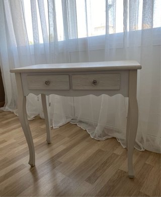 Mesa de tocador y mesita de noche a juego