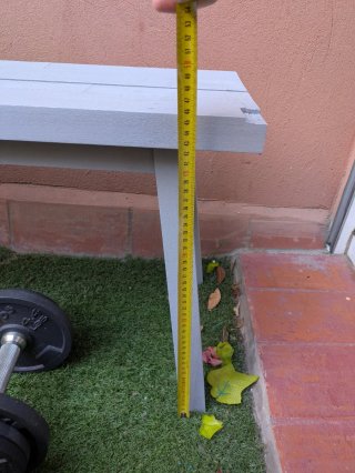 Banco de madera gris