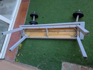 Banco de madera gris