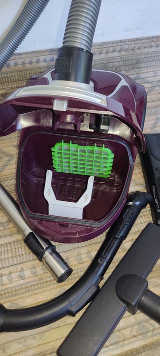 Aspiradora Rowenta Morada con Accesorios