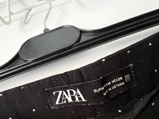 Pantalones Zara lunares negros