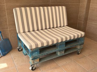 Sofá Palé Azul y Beige con Ruedas