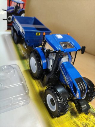 Maqueta New Holland T6.175 con volquete