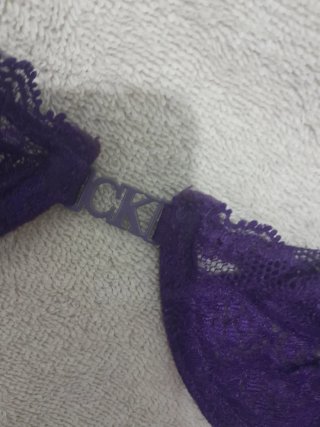 Sujetador encaje Calvin Klein morado