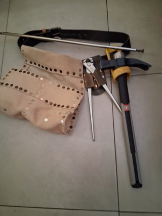 Bolsa de herramientas de cuero con remaches