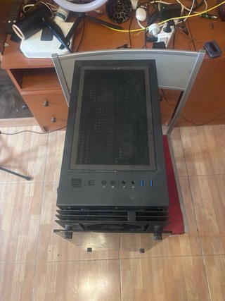 PC Gaming con ventana lateral