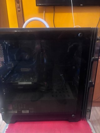 PC Gaming con ventana lateral