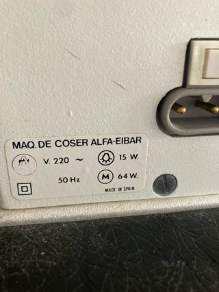Máquina de coser Alfa