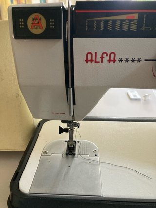 Máquina de coser Alfa