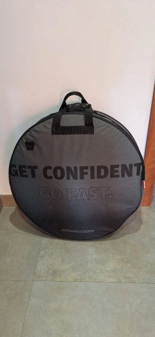 Ruedas carbono FFWD F3