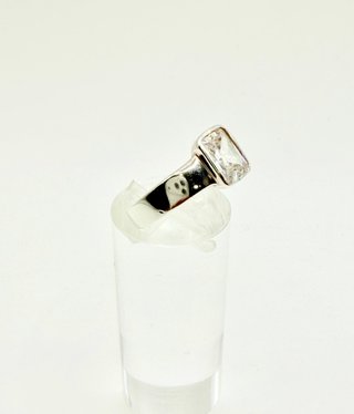 ANILLO PIEDRA BLANCA VINTAGE PLATA 925. Peso 3,34g