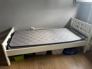 Cama infantil de transición blanca