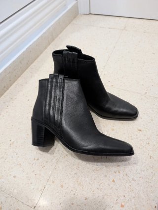 Botas de cuero negras