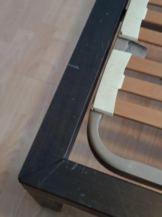 Cama con cabecero y 2 mesitas