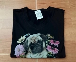 Camiseta Negra con dibujo de Pug Carlino (NUEVA!)