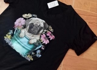 Camiseta Negra con dibujo de Pug Carlino (NUEVA!)