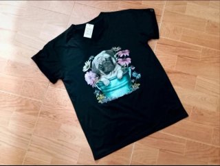 Camiseta Negra con dibujo de Pug Carlino (NUEVA!)