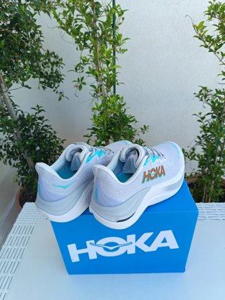 Scarpe donna Hoka Skyward X nuove n.39