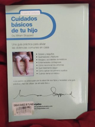2 Libros maternidad y revista de regalo.