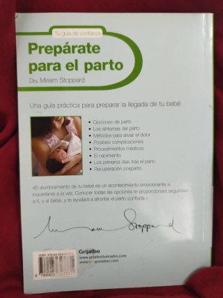 2 Libros maternidad y revista de regalo.