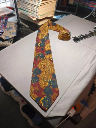 Cravatta fantasia floreale paisley vintage in seta