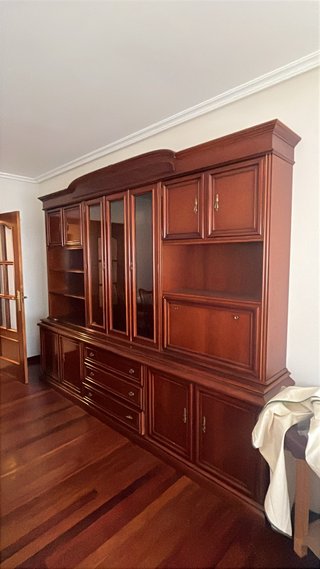 Mueble de salón madera oscura