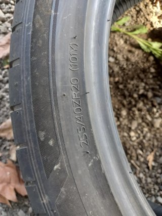 Neumáticos 255/40 ZR20 101Y
