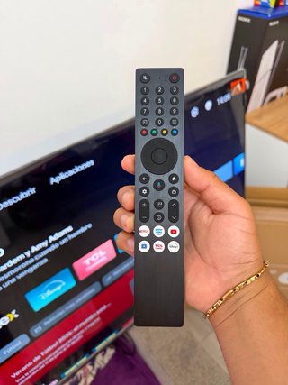Televisor TCL QLED 40” Smart TV