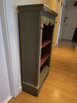 Mueble de madera para restaurar