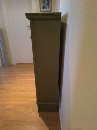 Mueble de madera para restaurar