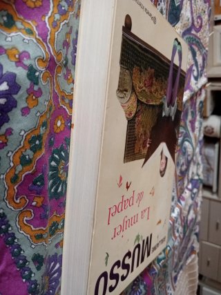 "LA MUJER DE PAPEL"4€+regalito