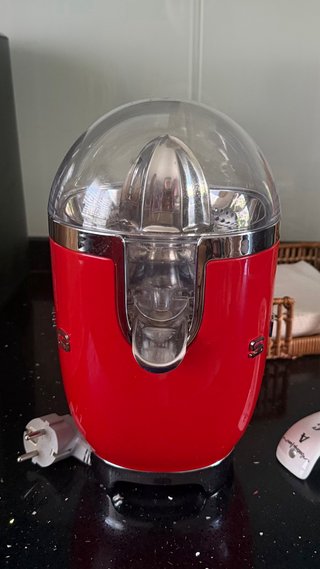 Exprimidor SMEG Rojo