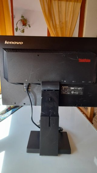 Monitor Lenovo ThinkVision Negro