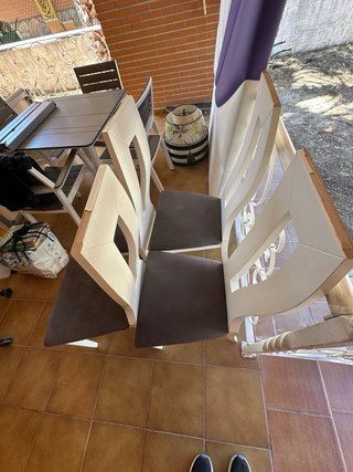 Cabecero Cama 150  y Sillas Salón y Lamparas techo