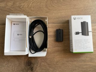 Xbox Series X + 2 Juegos + Mando
